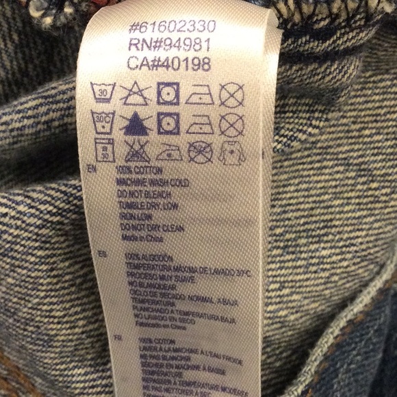 Forever 21 Jean Jacket Distressed with Spikes Size Small - Picture 11 of 11